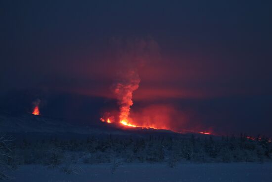 Plosky Tolbachik volcano erupting