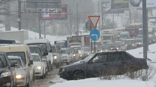 Snowfall aftermath in Moscow
