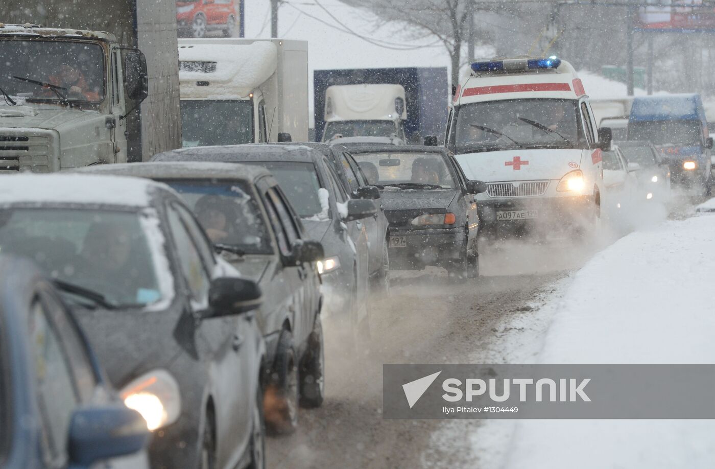 Snowfall aftermath in Moscow