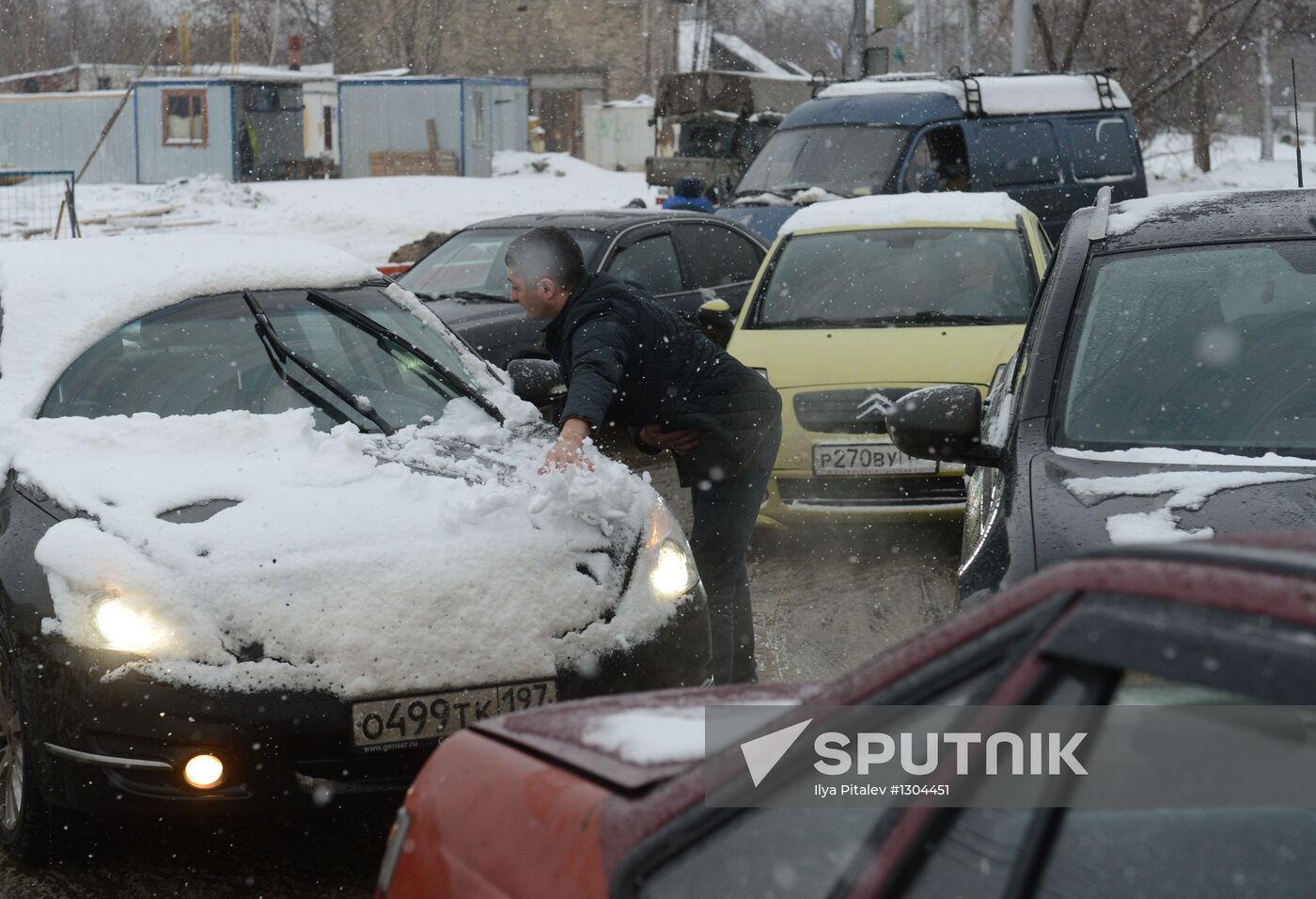 Snowfall aftermath in Moscow
