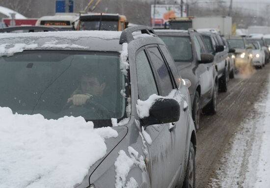 Snowfall aftermath in Moscow