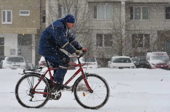 Snowfall aftermath in Moscow