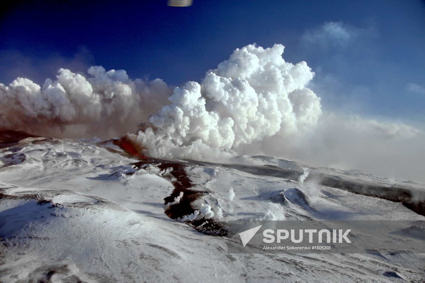 Plosky Tolbachik Volcano erupts on Kamchatka Peninsula