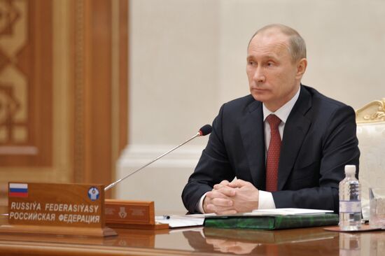 Russian President Vladimir Putin visits Turkmenistan