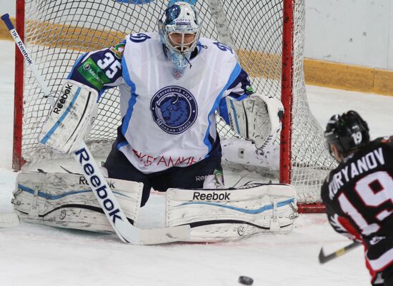 Kontinental Hockey League. Avangard vs. Dinamo Minsk