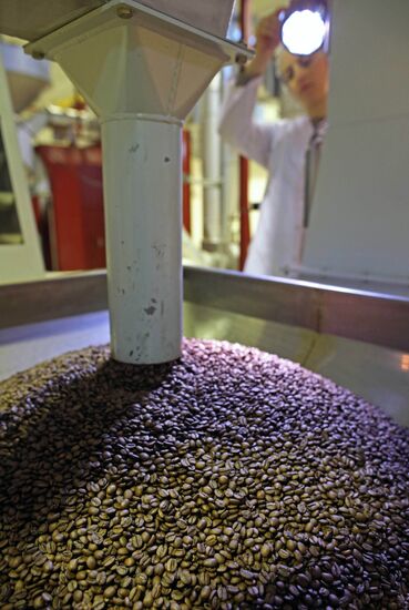 Production of coffee at Soyuz Corporation factory