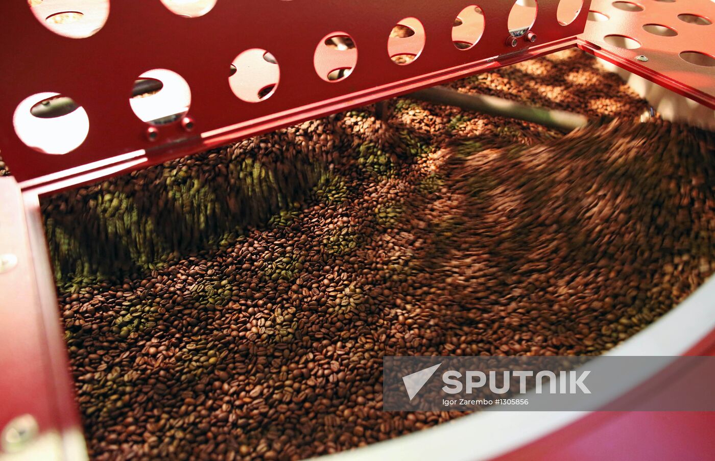 Production of coffee at Soyuz Corporation factory