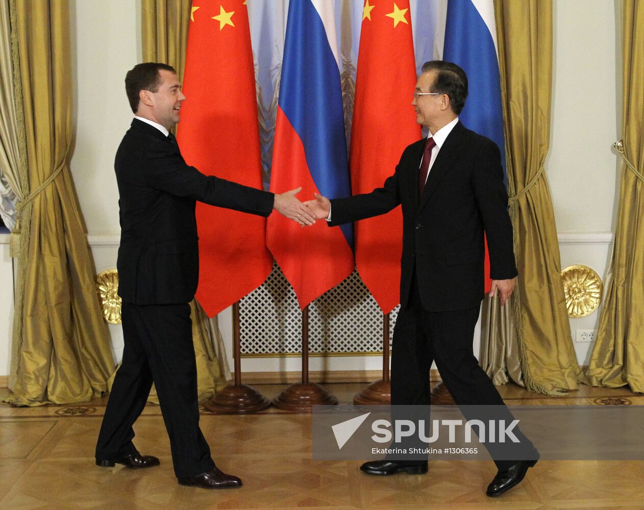 Dmitry Medvedev meets with Wen Jiabao