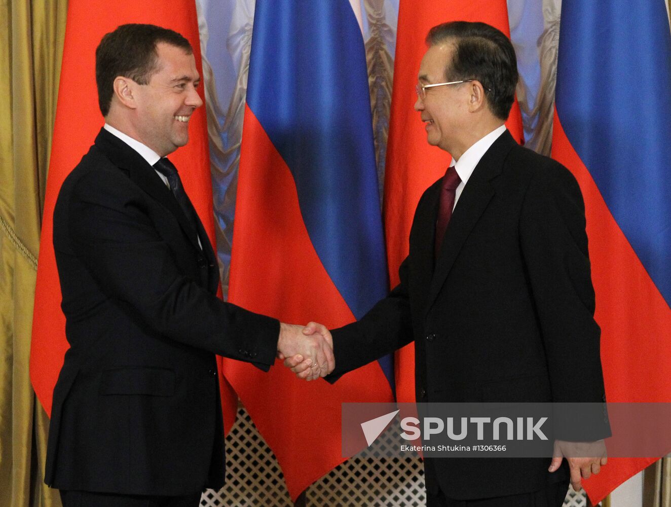 Dmitry Medvedev meets with Wen Jiabao