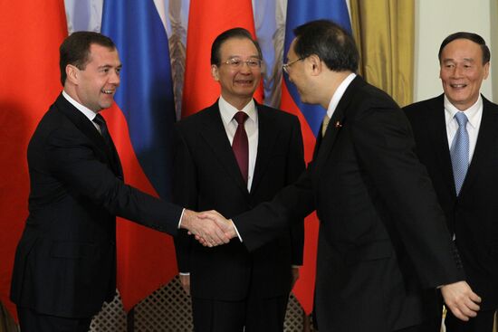 Dmitry Medvedev meets with Wen Jiabao