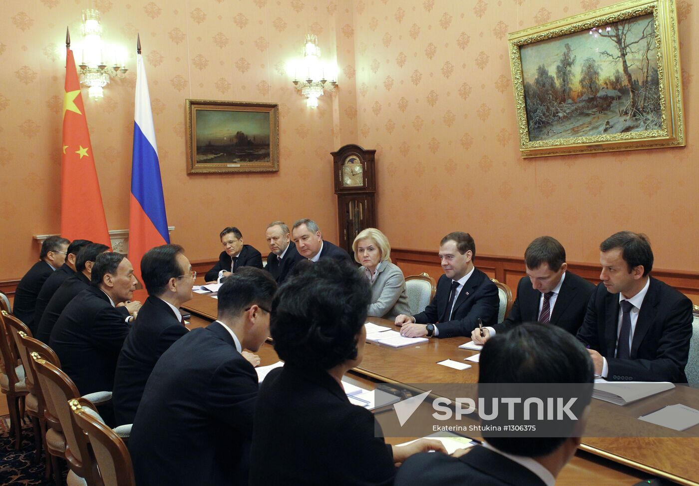 Dmitry Medvedev meets with Wen Jiabao