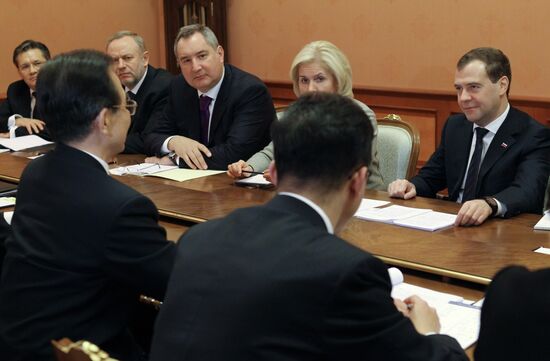 Dmitry Medvedev meets with Wen Jiabao