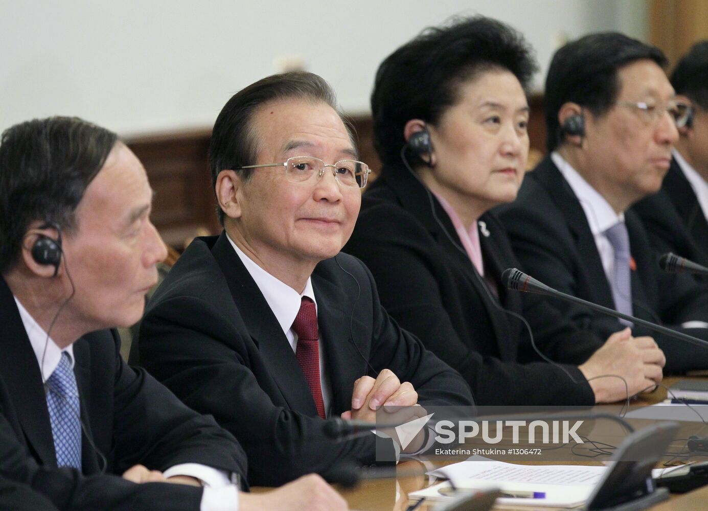 Dmitry Medvedev meets with Wen Jiabao