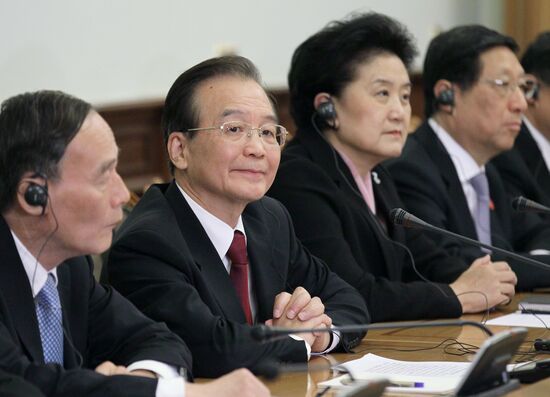 Dmitry Medvedev meets with Wen Jiabao