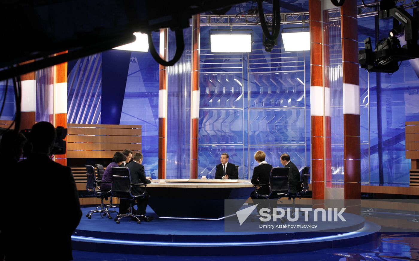 D.Medvedev meets with journalists of federal TV channels