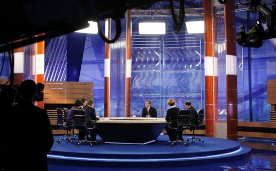 D.Medvedev meets with journalists of federal TV channels