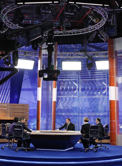 D.Medvedev meets with journalists of federal TV channels