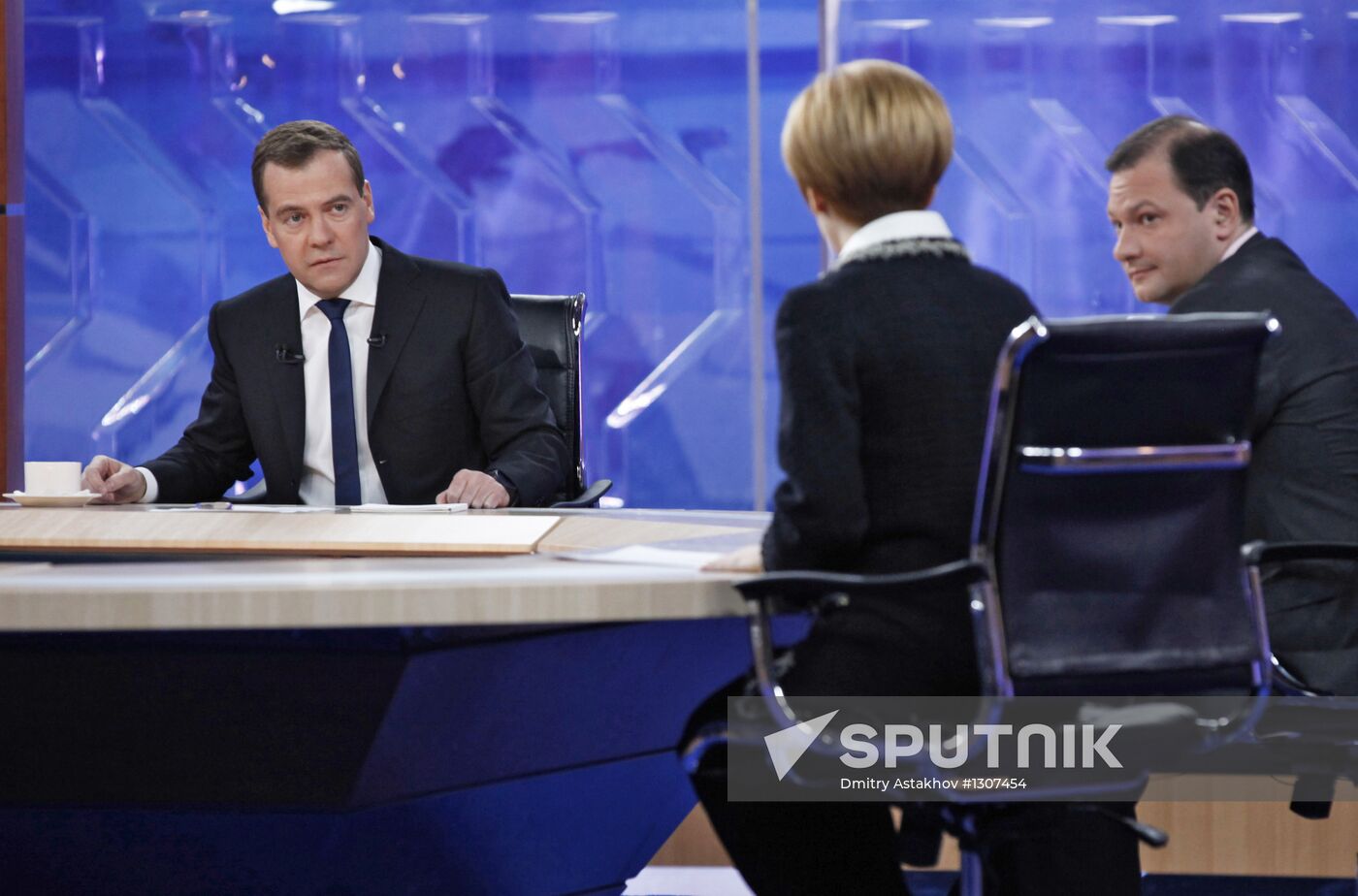 D.Medvedev meets with journalists of federal TV channels