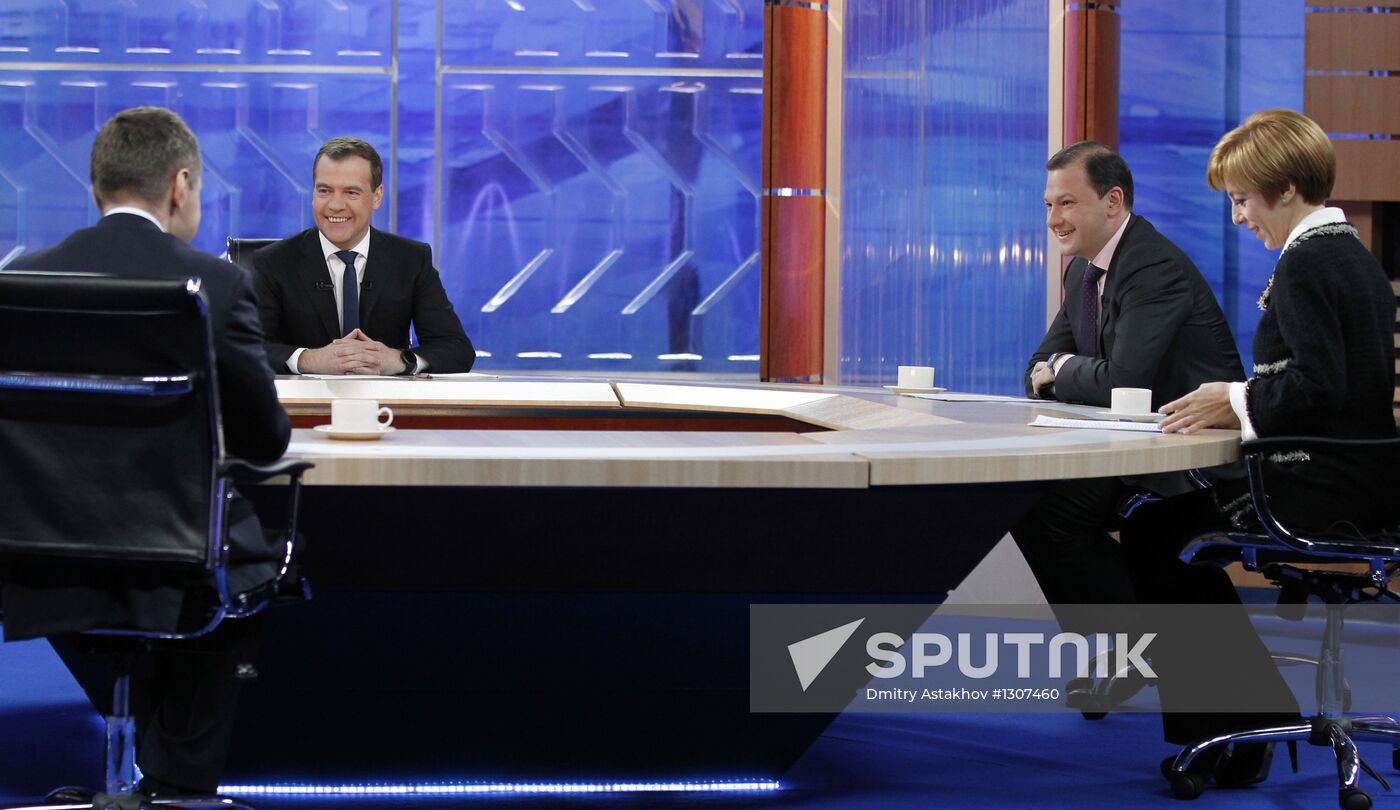 D.Medvedev meets with journalists of federal TV channels