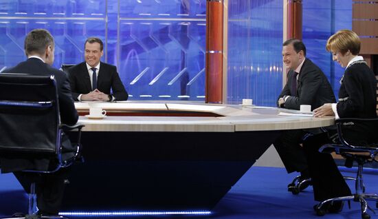 D.Medvedev meets with journalists of federal TV channels