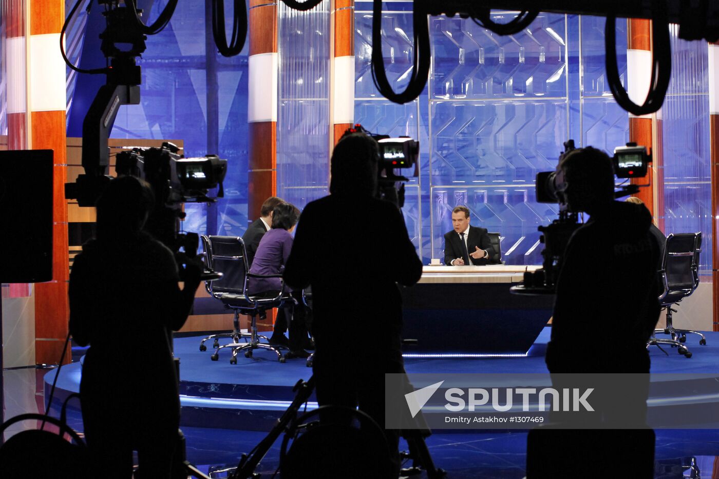 D.Medvedev meets with journalists of federal TV channels