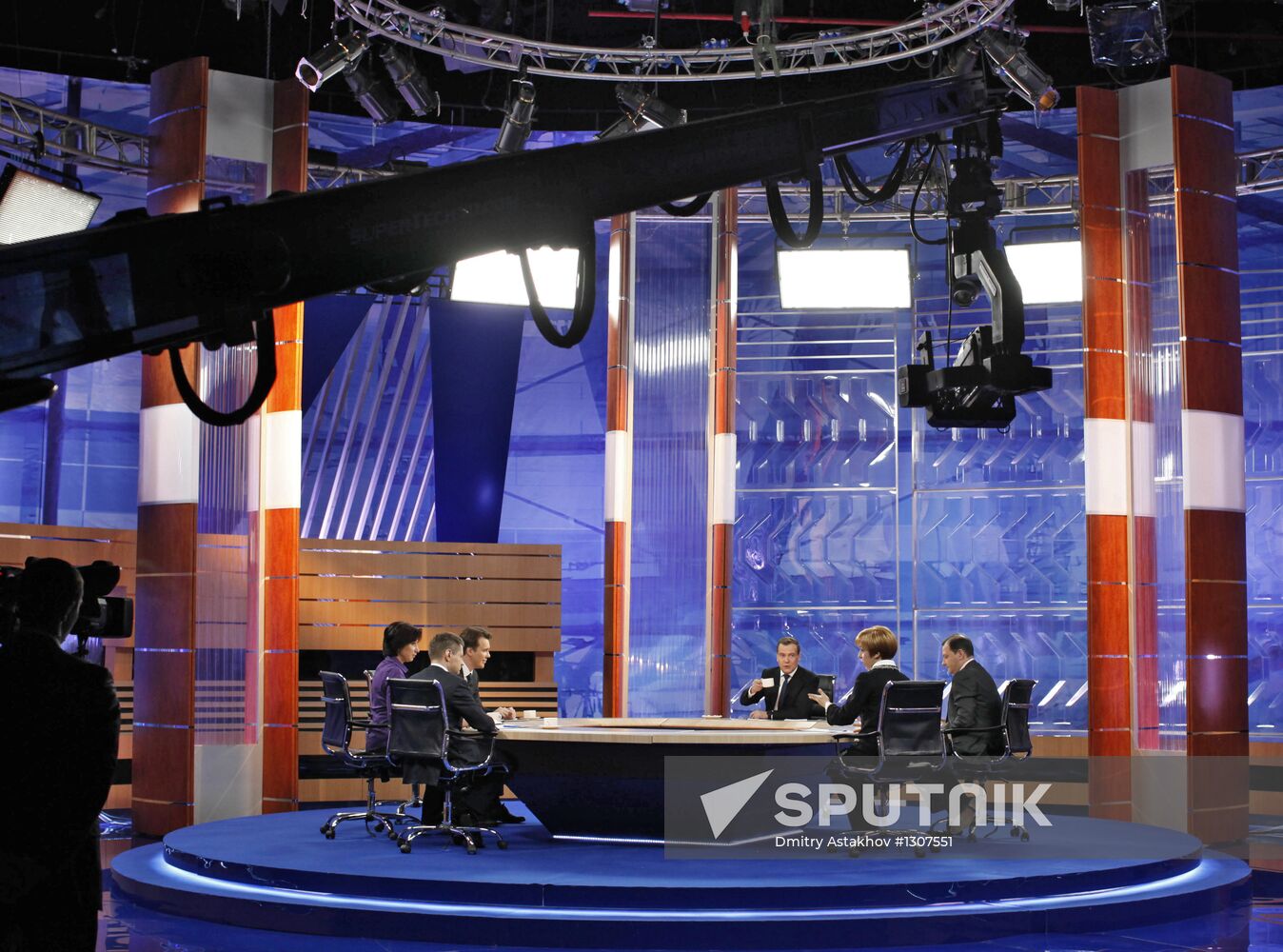 D.Medvedev meets with journalists of federal TV channels