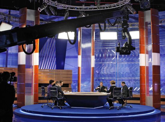D.Medvedev meets with journalists of federal TV channels