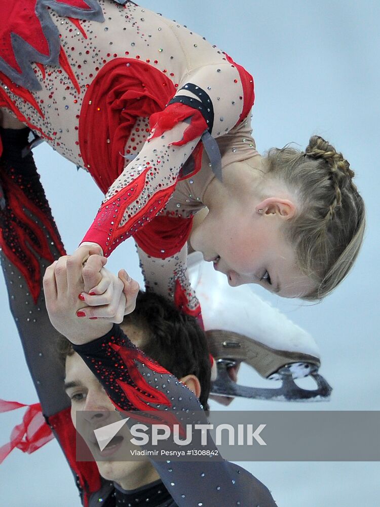Figure Skating. Junior Grand Prix Final. Pairs