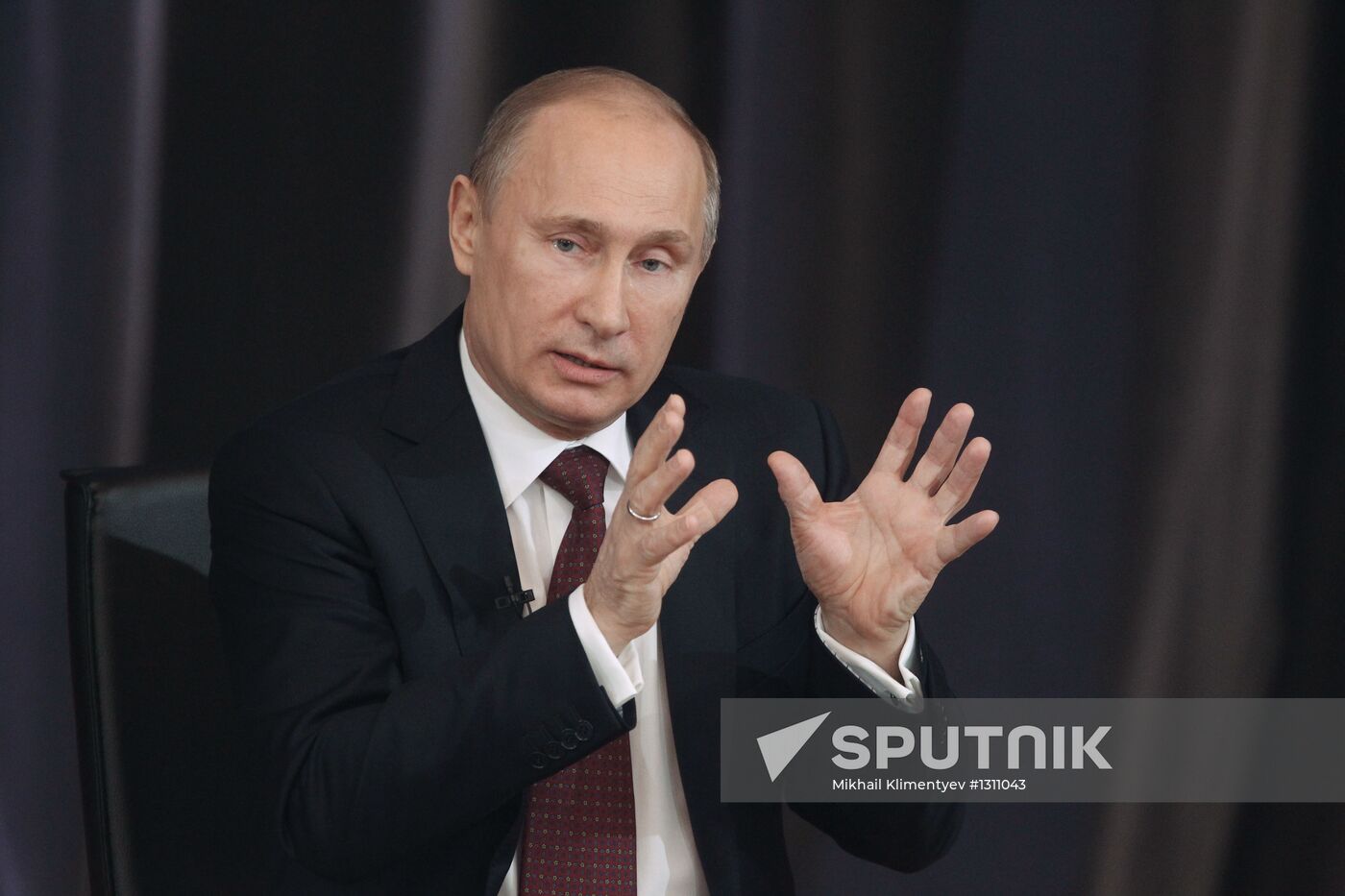 President Vladimir Putin meets with his representatives
