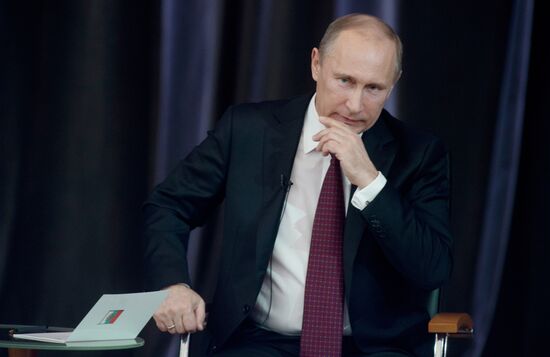 President Vladimir Putin meets with his representatives
