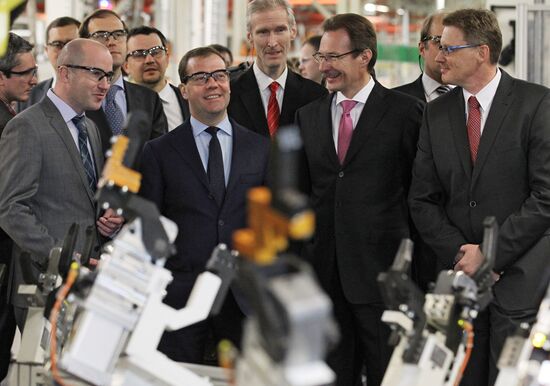 Dmitry Medvedev visits Volkswagen works in Kaluga