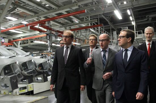 Dmitry Medvedev visits Volkswagen works in Kaluga