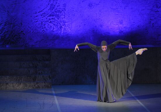 Benefit by ballerina Ilze Liepa on Bolshoi Theatre New stage