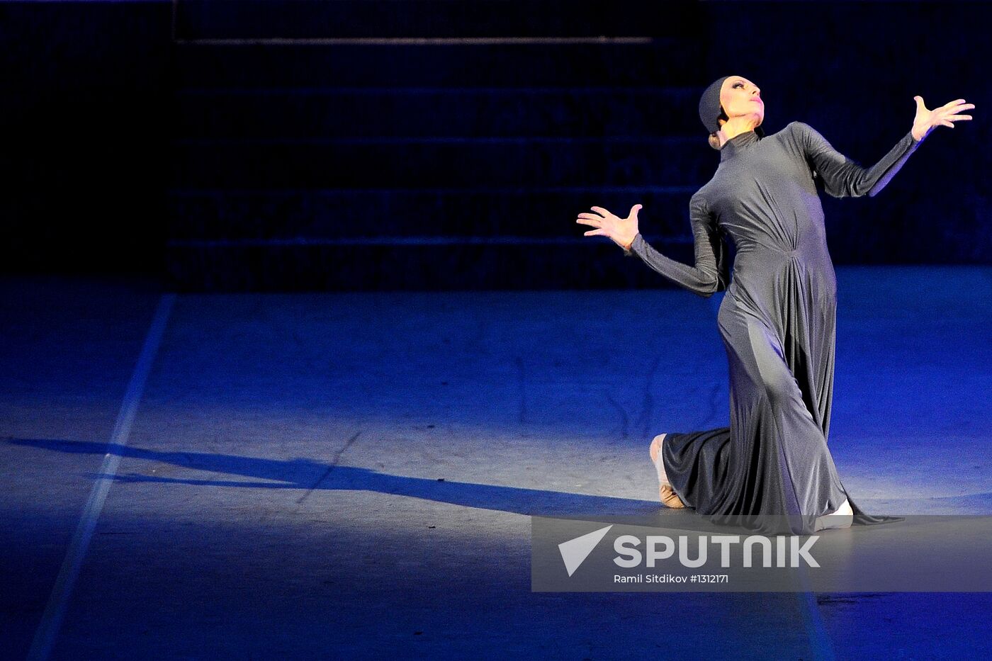 Benefit by ballerina Ilze Liepa on Bolshoi Theatre New stage