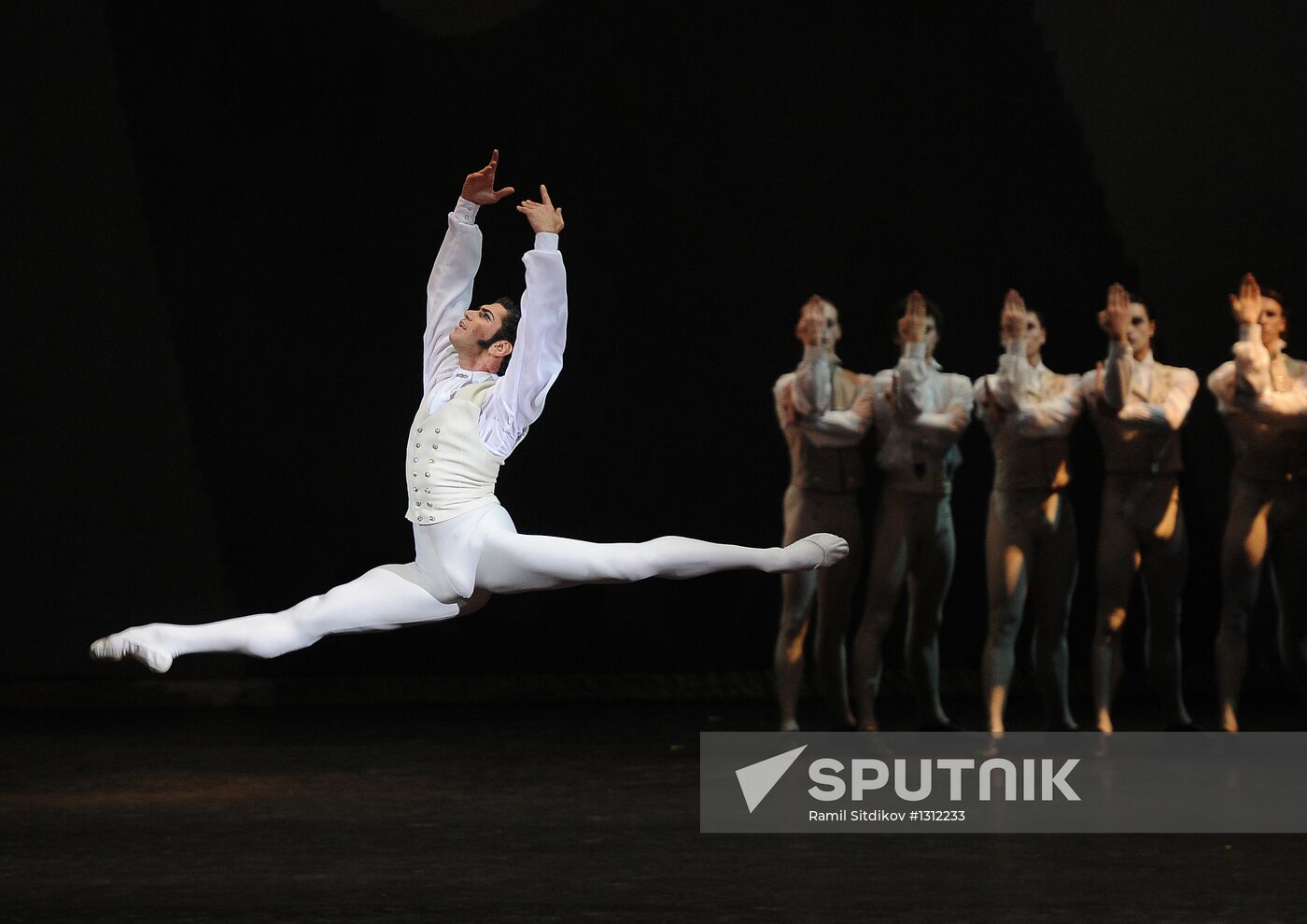 Benefit by ballerina Ilze Liepa on Bolshoi Theatre New stage