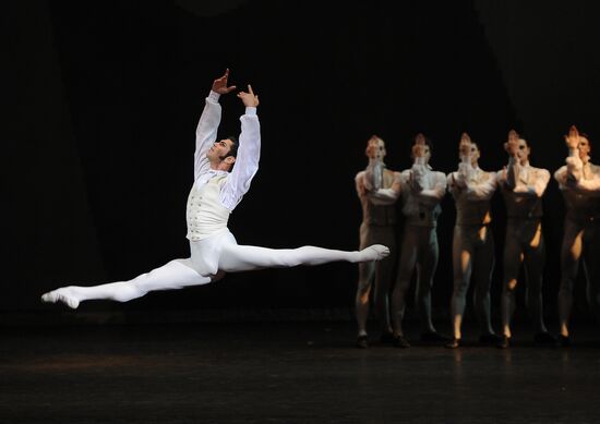 Benefit by ballerina Ilze Liepa on Bolshoi Theatre New stage