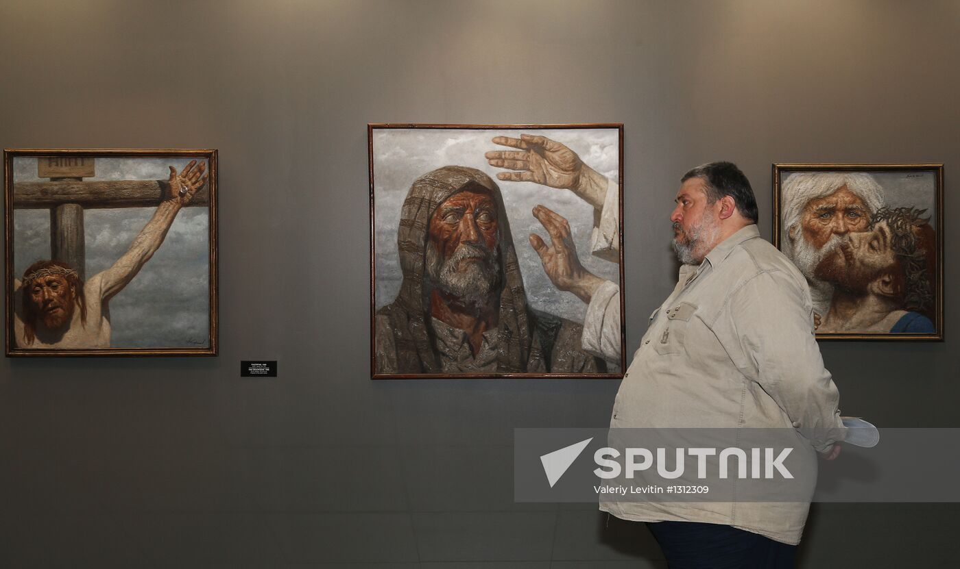 Artist Gely Korzhev's exhibition opens in Moscow