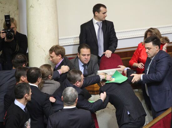 First session of Verkhovna Rada 7th convocation