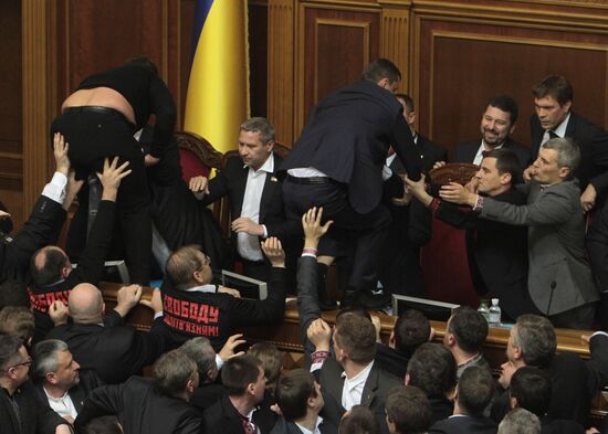 First session of Verkhovna Rada 7th convocation