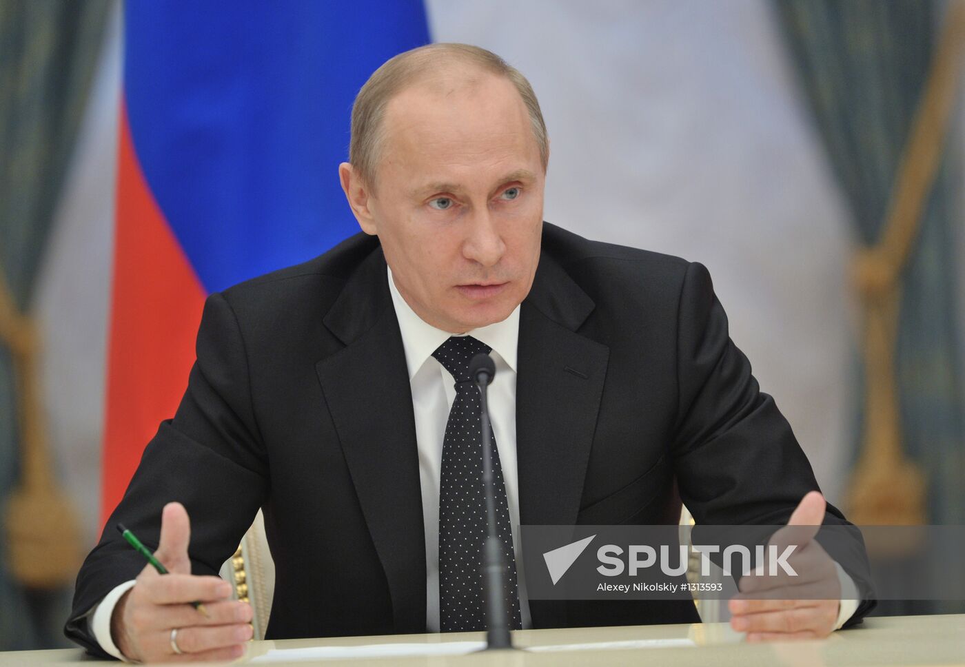 Vladimir Putin meets with members of the Council of Legislators