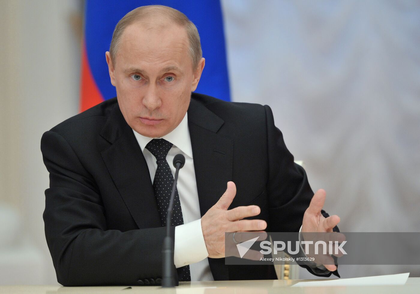 Vladimir Putin meets with Lawmakers Council