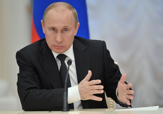 Vladimir Putin meets with Lawmakers Council