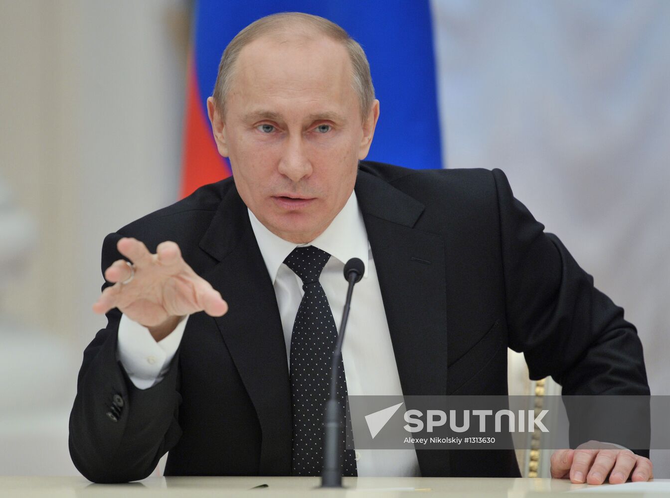 Vladimir Putin meets with Lawmakers Council