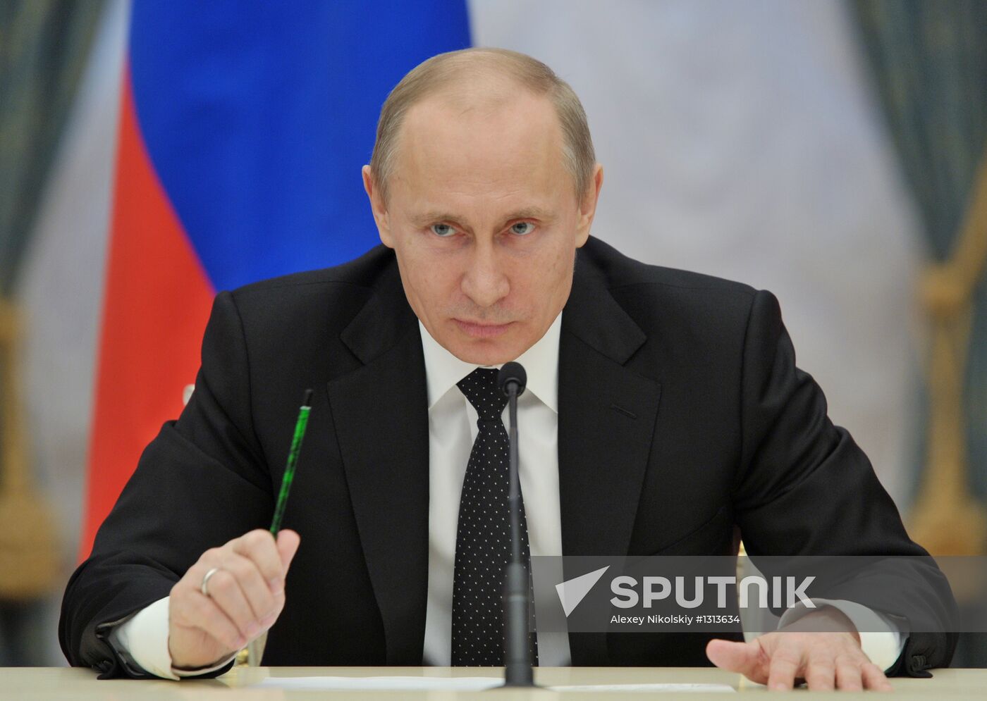 Vladimir Putin meets with Lawmakers Council