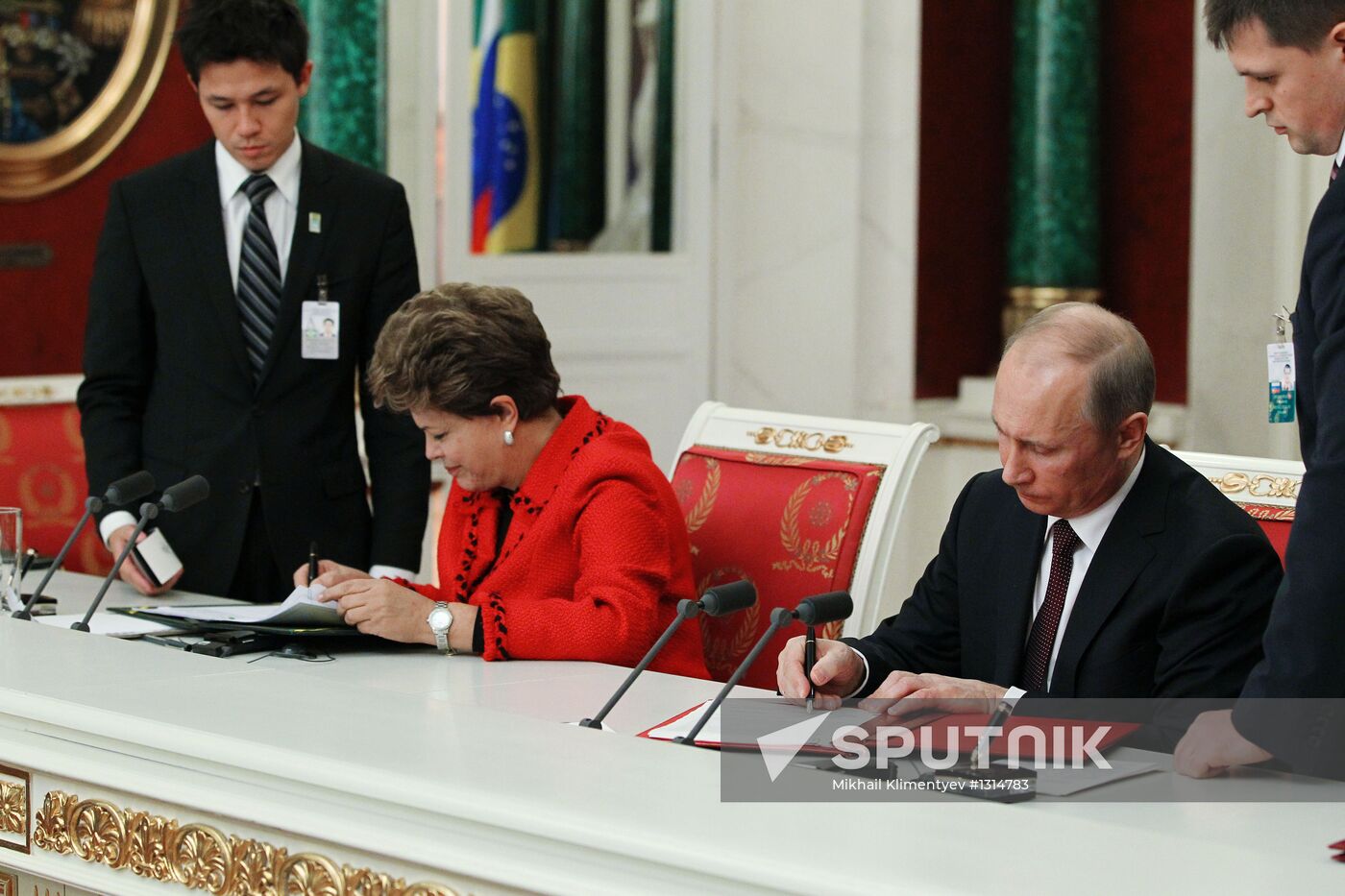 Vladimir Putin and Dilma Rousseff meet in Moscow