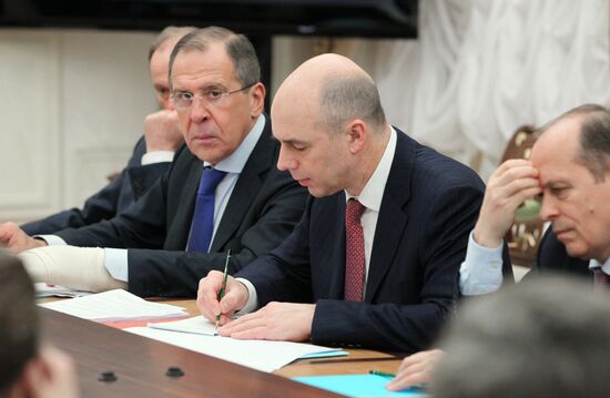V.Putin holds meeting of MTC Commission
