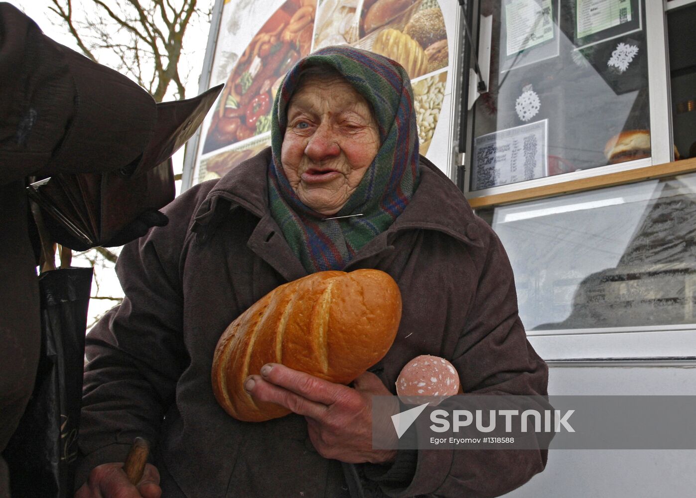 Shop on wheels with Ded Moroz