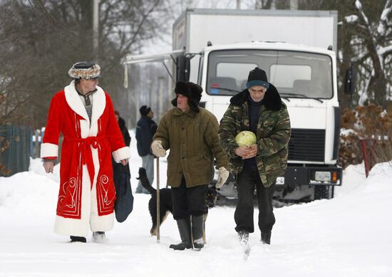 Shop on wheels with Ded Moroz