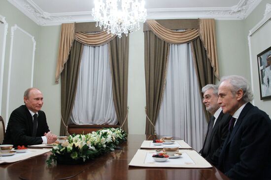 Vladimir Putin meets with Jose Carreras and Placido Domingo