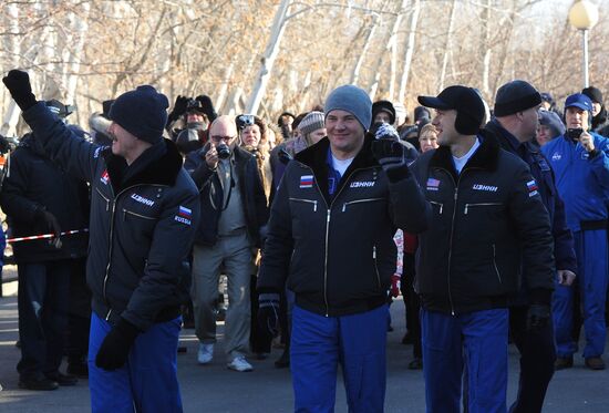 Soyuz TMA-07M manned spacecraft gets ready for launch
